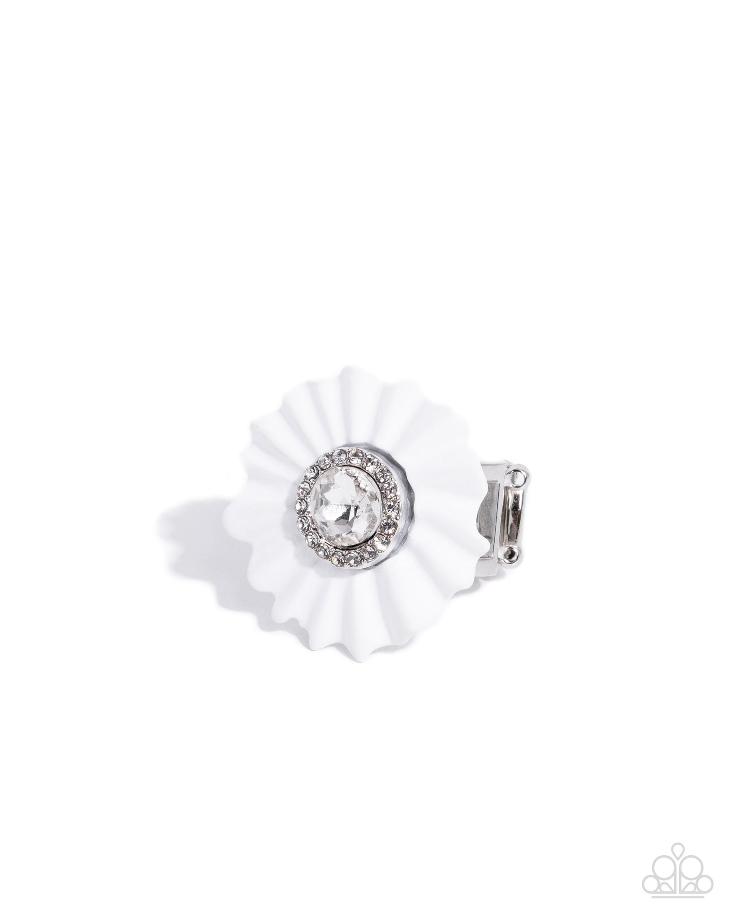 Carved Captain - white - Paparazzi ring