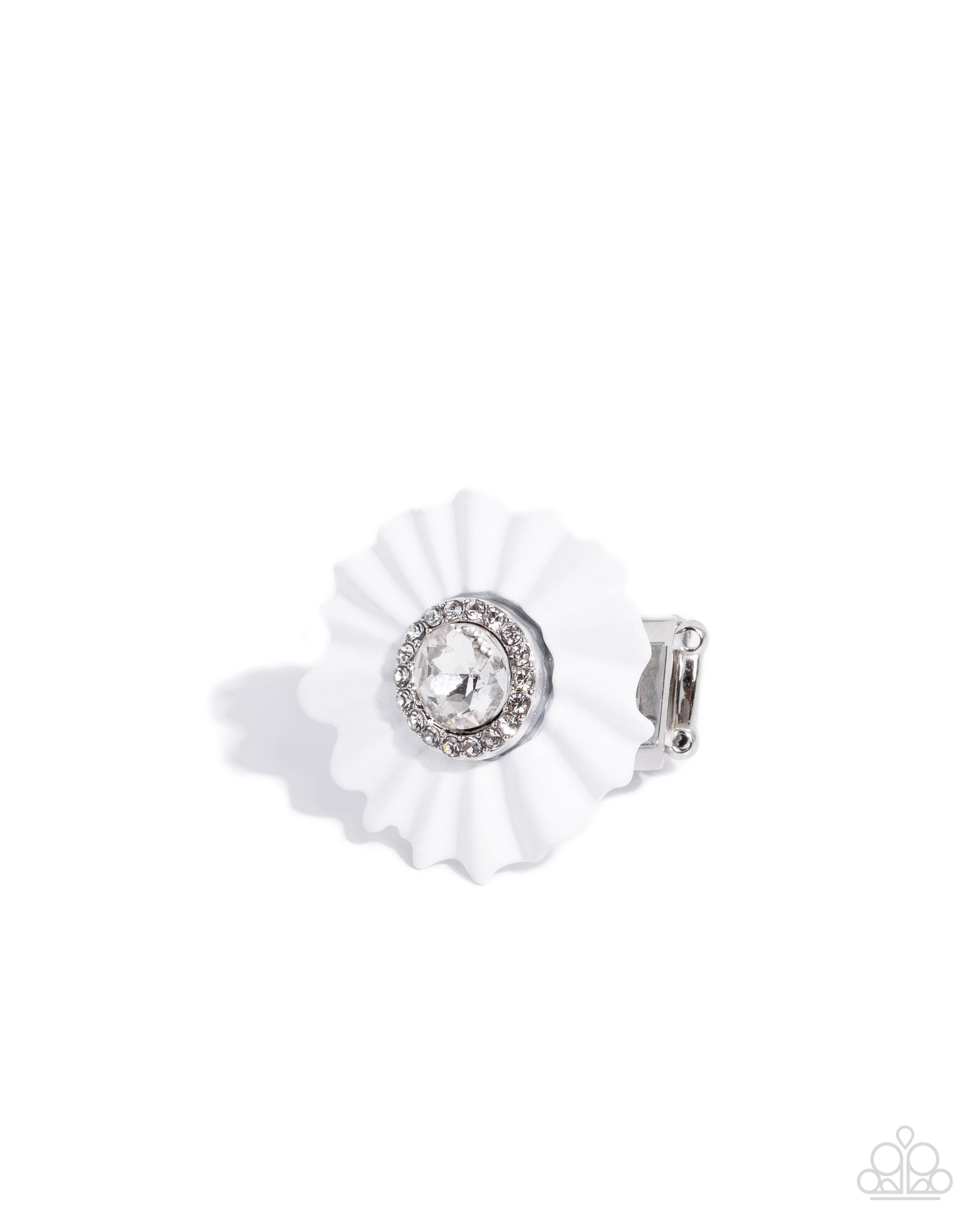 Carved Captain - white - Paparazzi ring