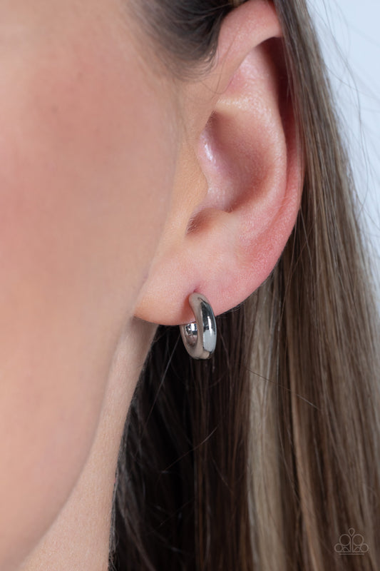 Catwalk Curls - silver - Paparazzi earrings