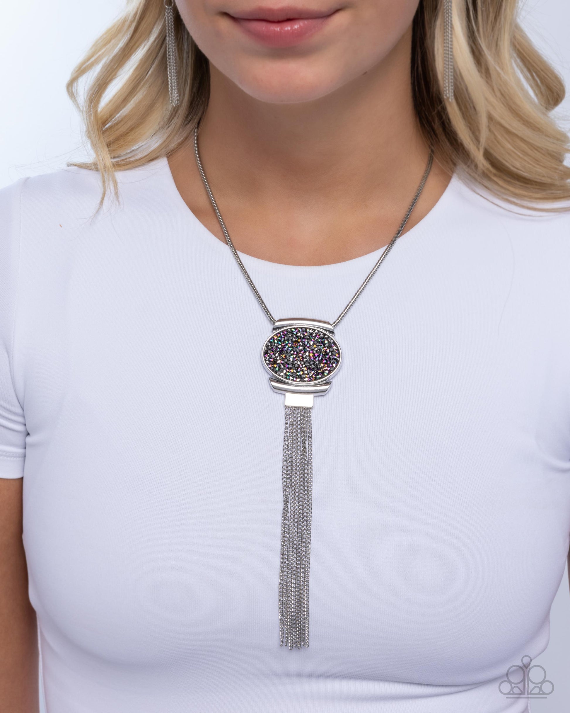 Chained Complication - silver - Paparazzi necklace