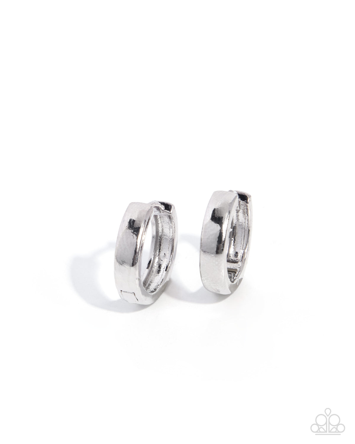 Changeable Chill - silver - Paparazzi earrings