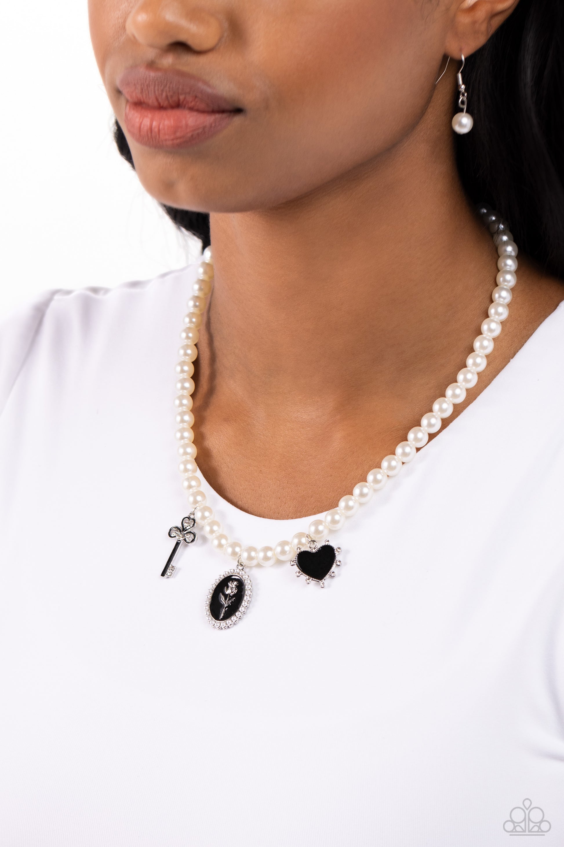 Charming Collision - black - Paparazzi necklace