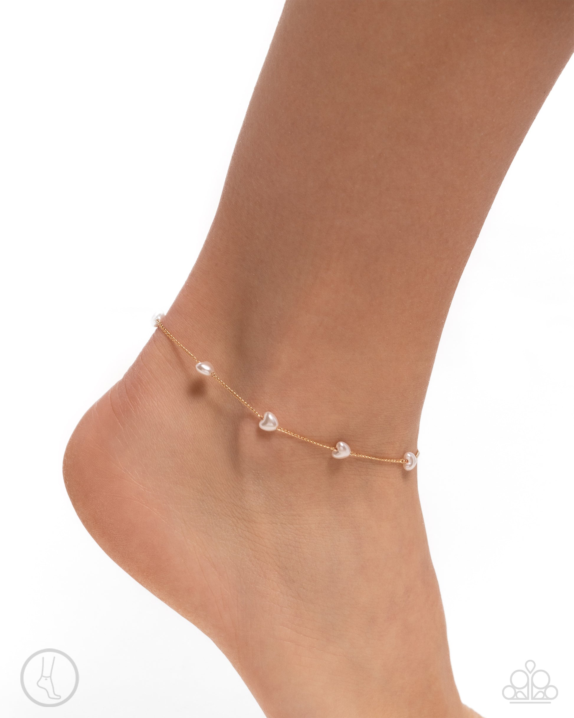 Charming Court - gold - Paparazzi anklet