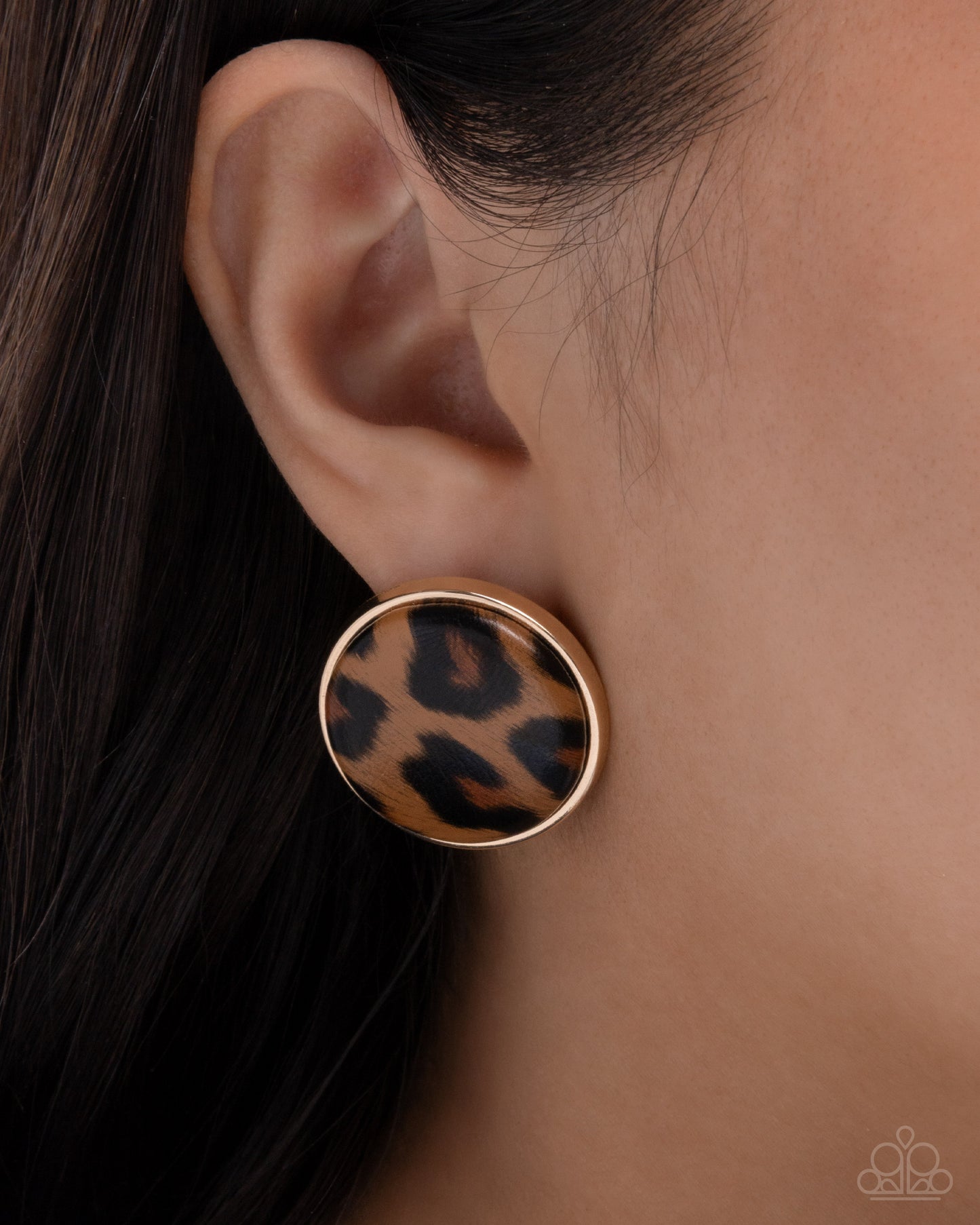 Cheetah Centerpiece - gold - Paparazzi earrings