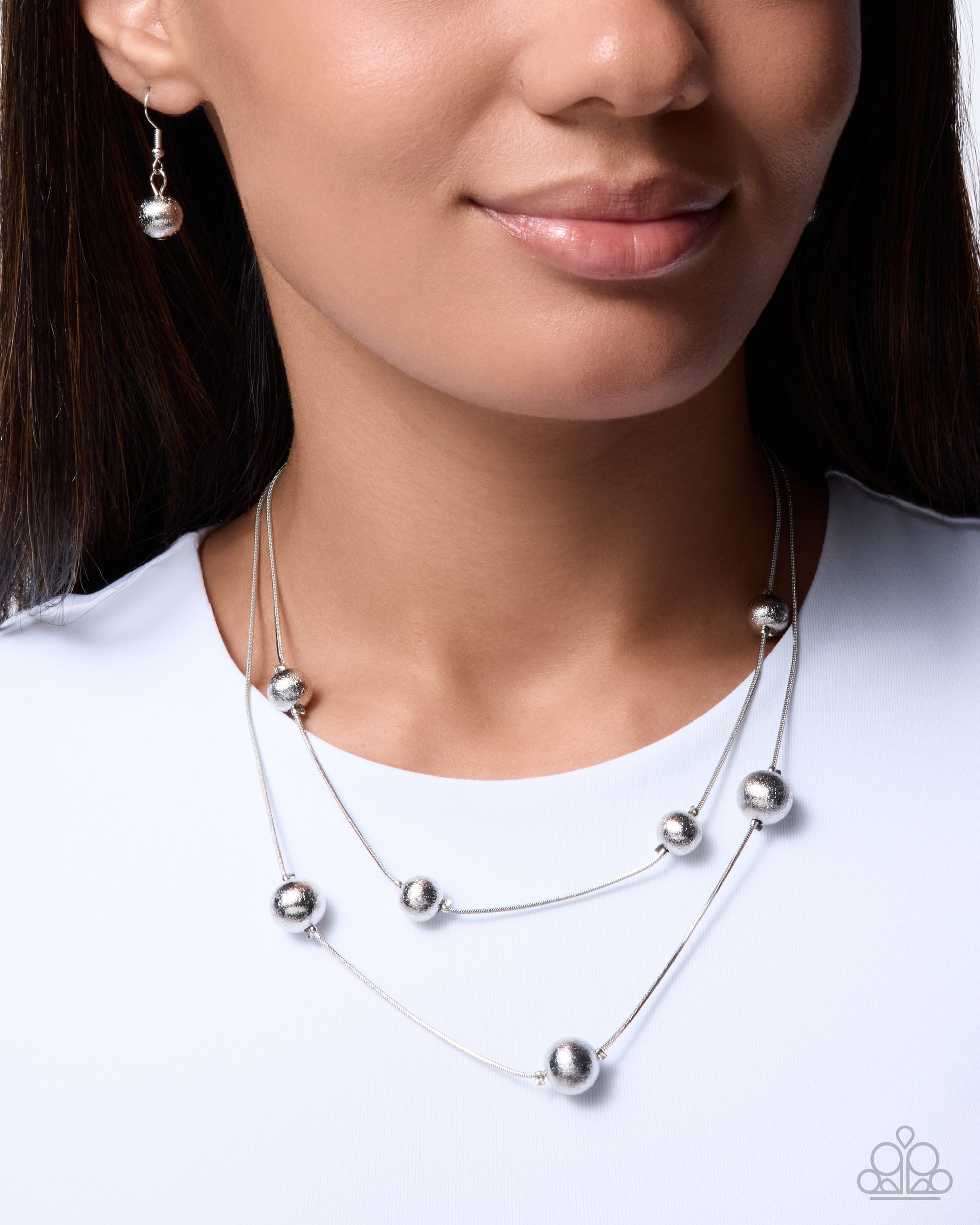 Chic Cadence - silver - Paparazzi necklace