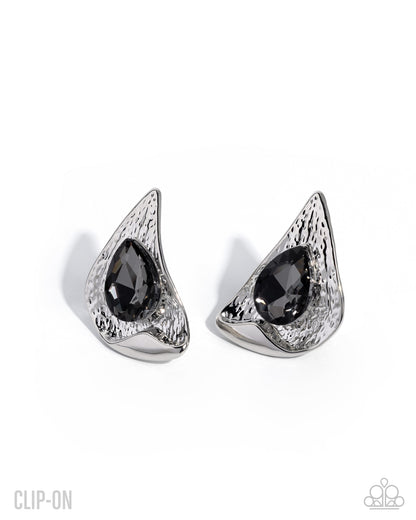 Chic Character - silver - Paparazzi CLIP ON earrings