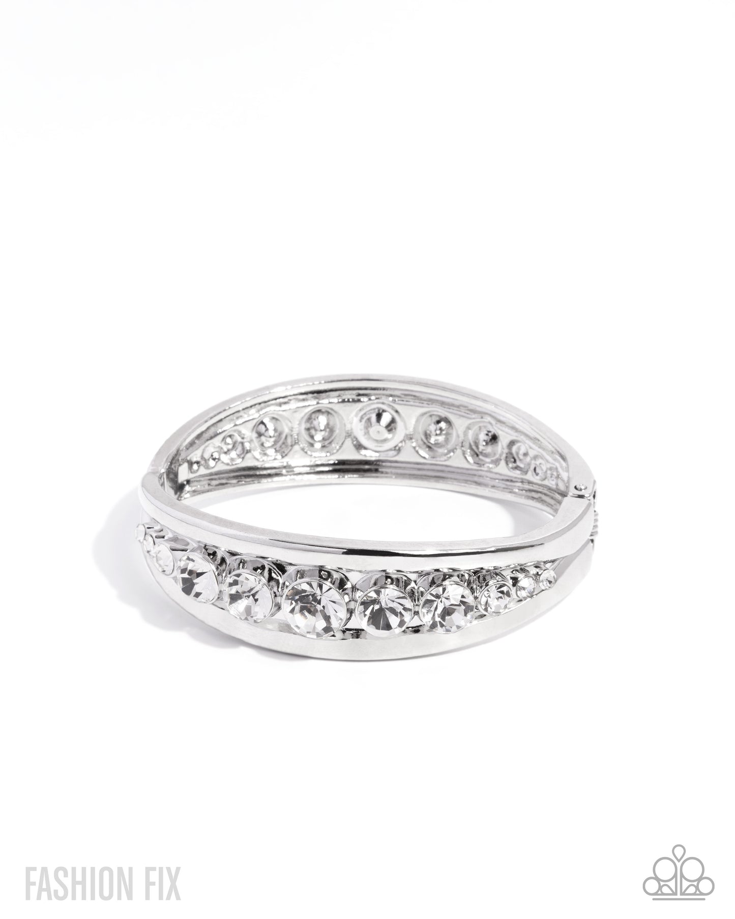 Chic Chronicle - white - Paparazzi bracelet