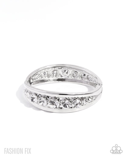 Chic Chronicle - white - Paparazzi bracelet