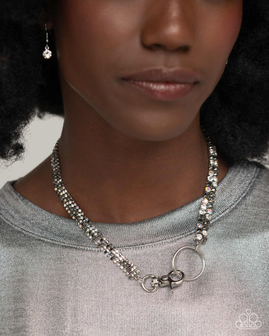 Chic Connection - silver - Paparazzi necklace