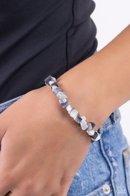 Chiseled Cameo - silver - Paparazzi bracelet