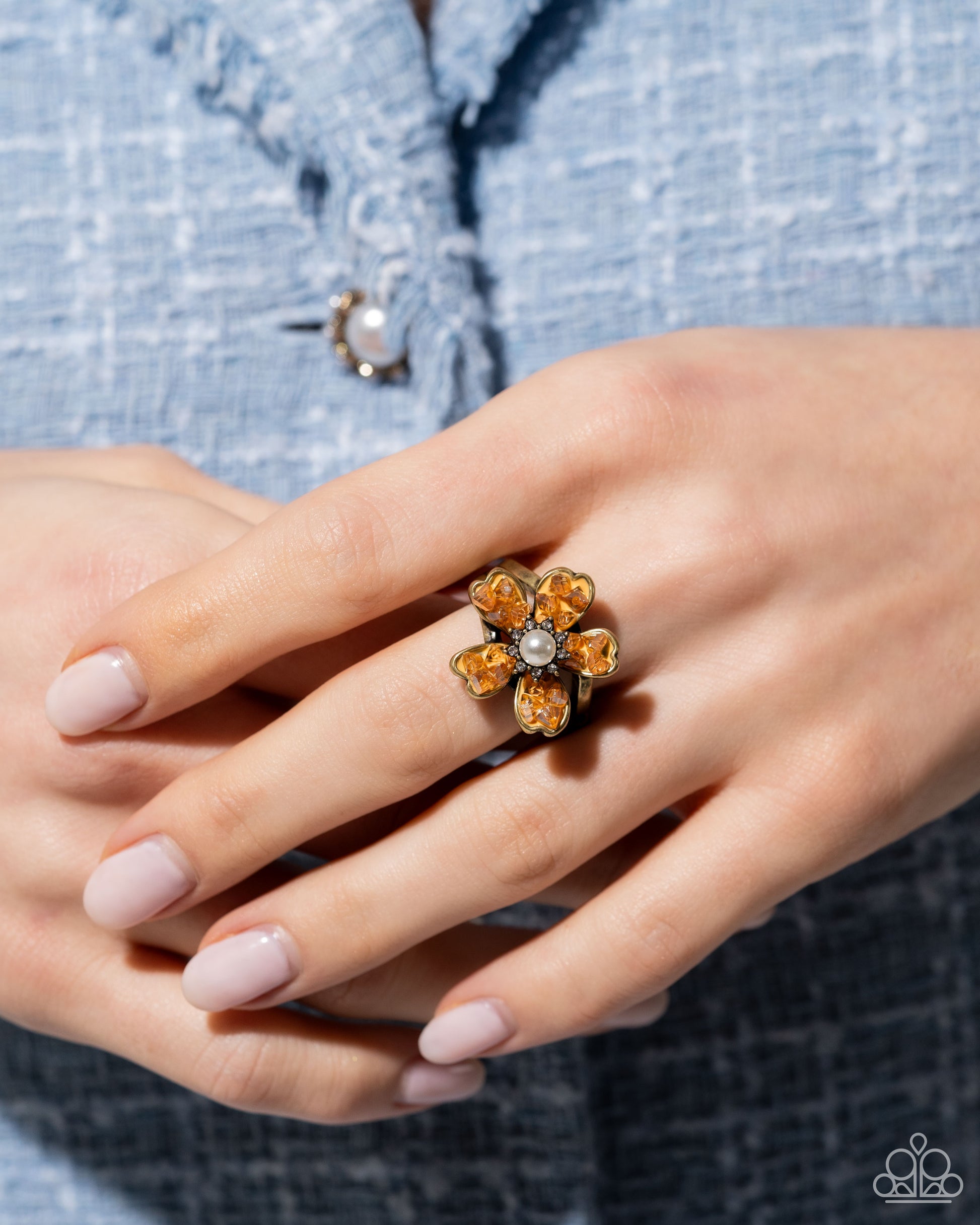  Chiseled Captain - brass - Paparazzi ring