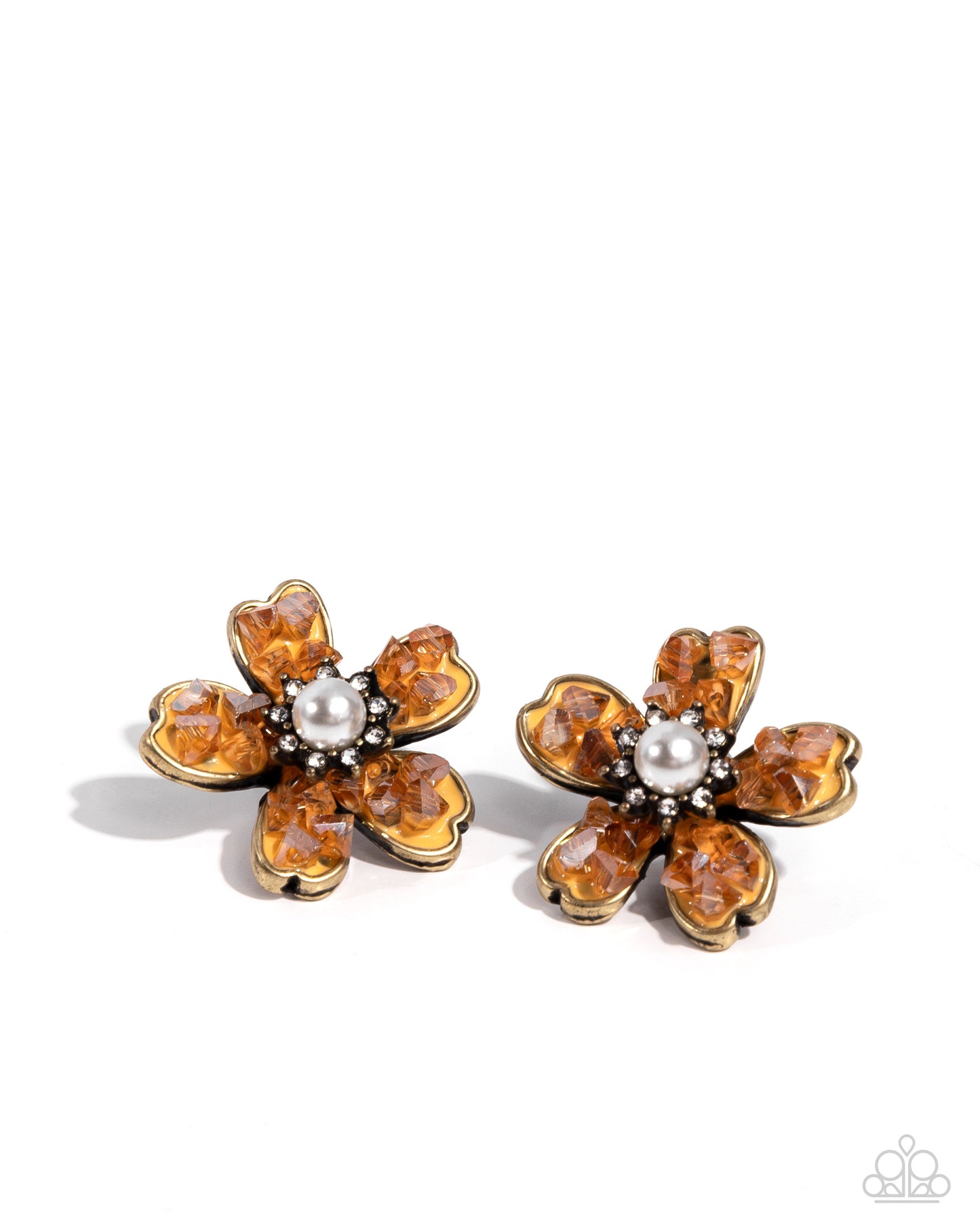 Chiseled Casino - brass - Paparazzi earrings