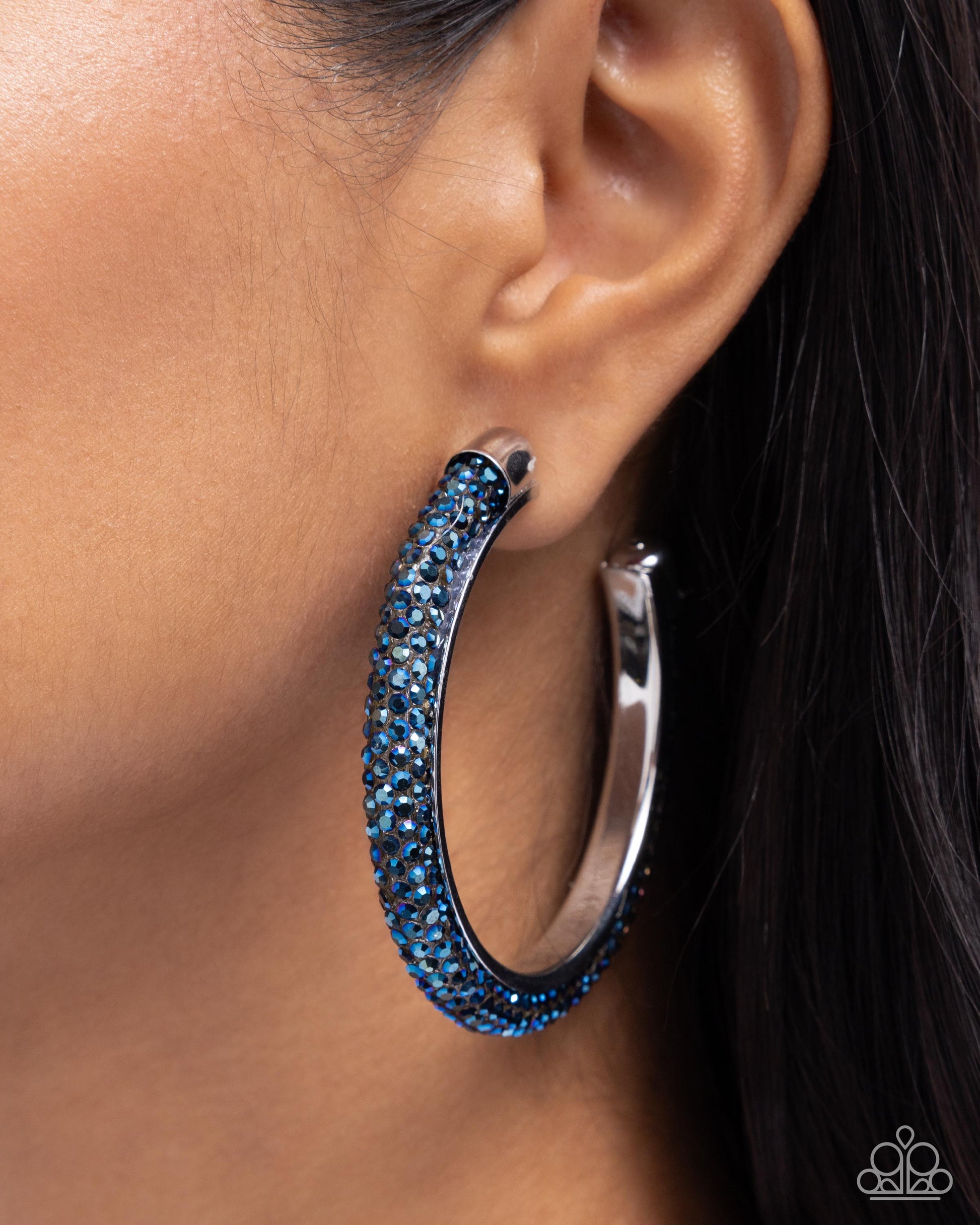 Chiseled Crescendo - blue - Paparazzi earrings