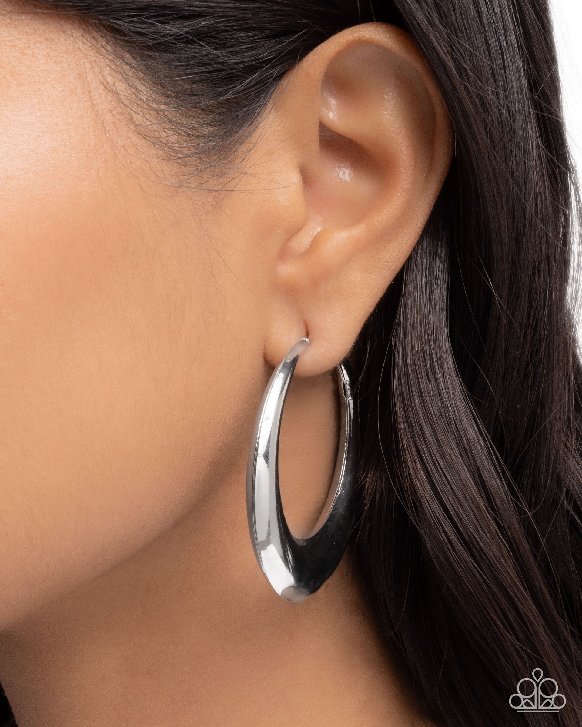 Circular Circumstance - silver - Paparazzi earrings