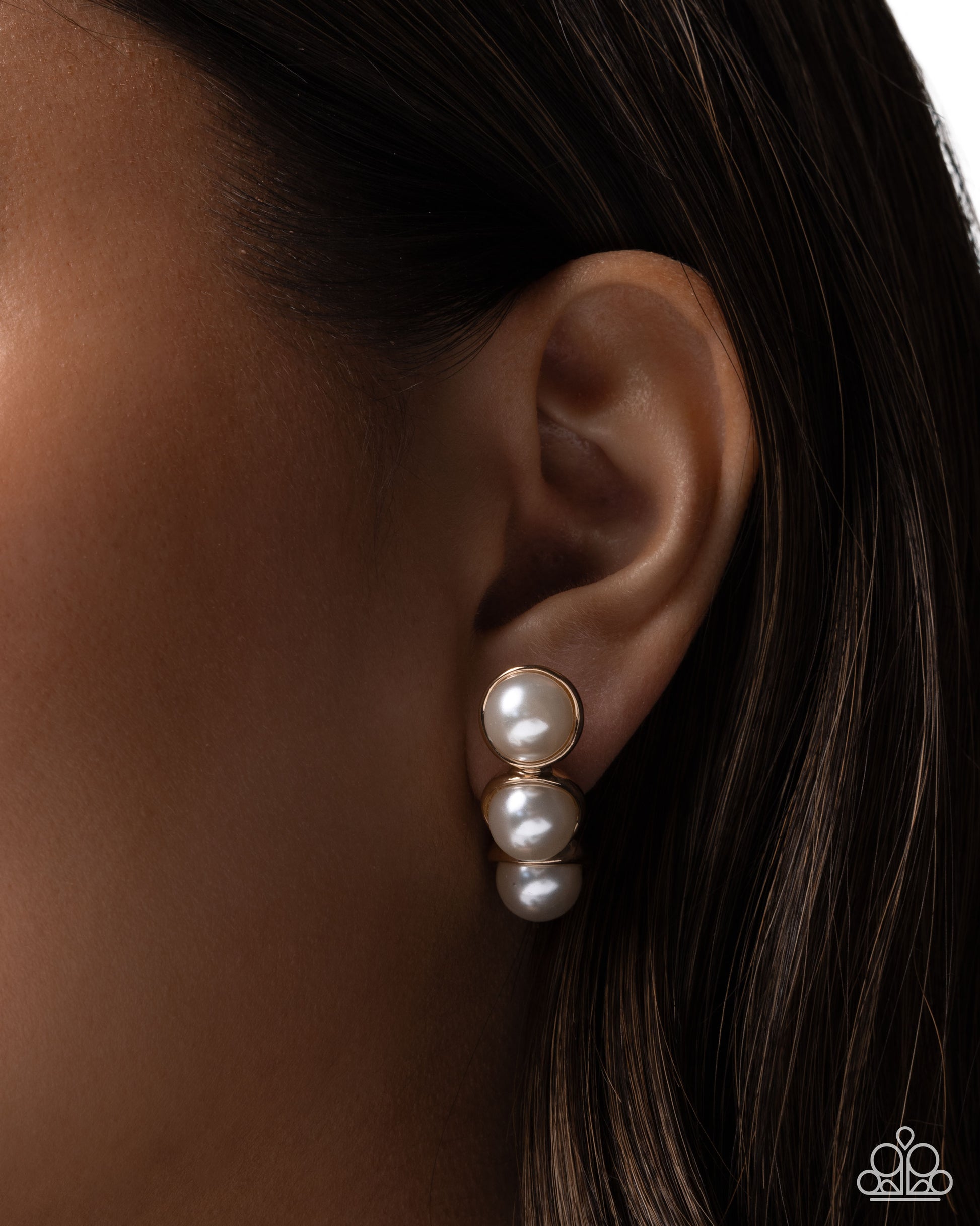 Classy Cinderella - gold - Paparazzi earrings