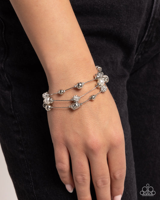 Classy Cruise - white - Paparazzi bracelet