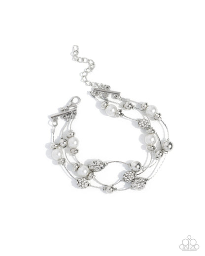 Classy Cruise - white - Paparazzi bracelet