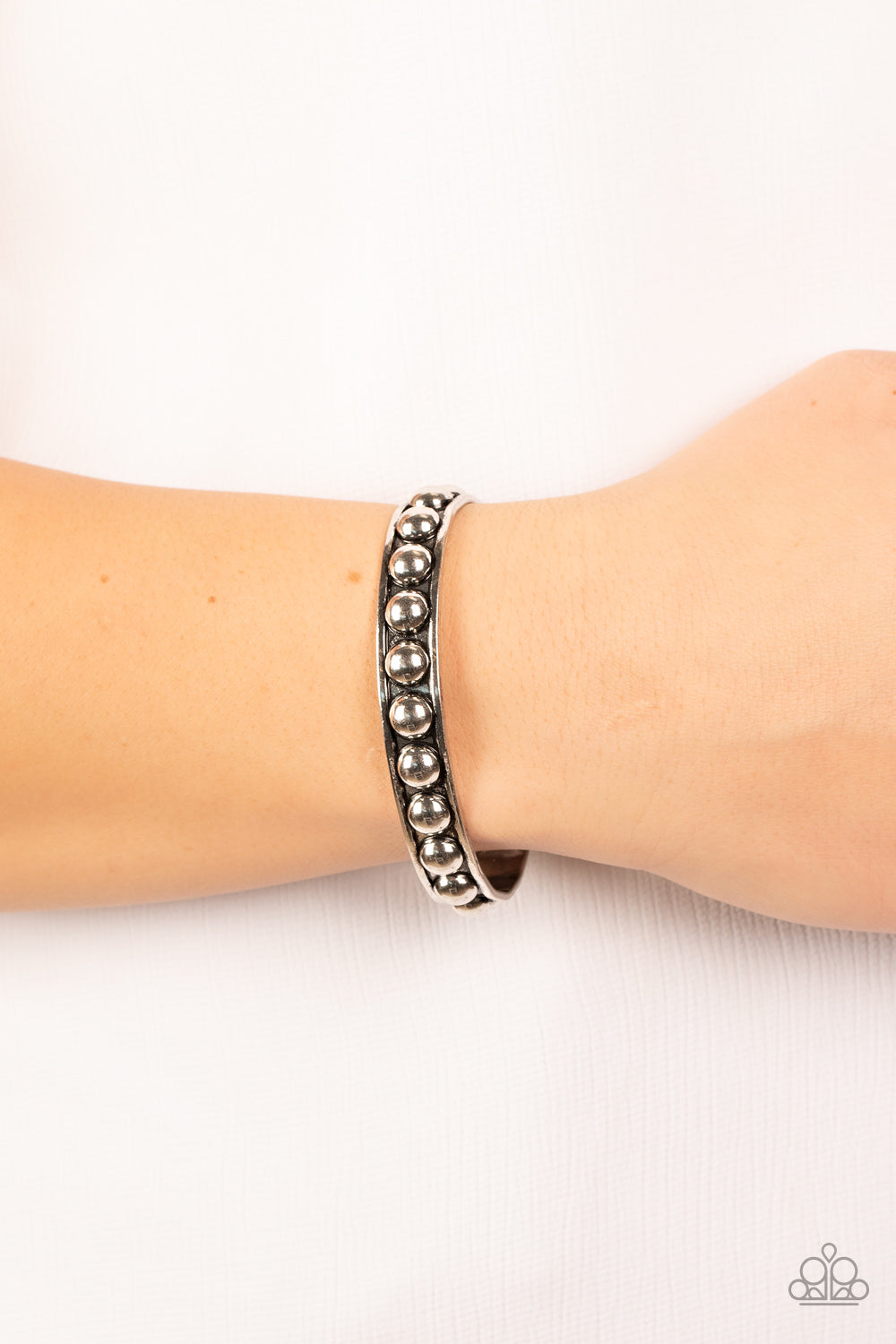 Clear as STUD - silver - Paparazzi bracelet