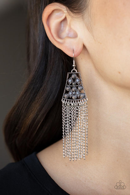 Cleopatras Allure - silver - Paparazzi earrings
