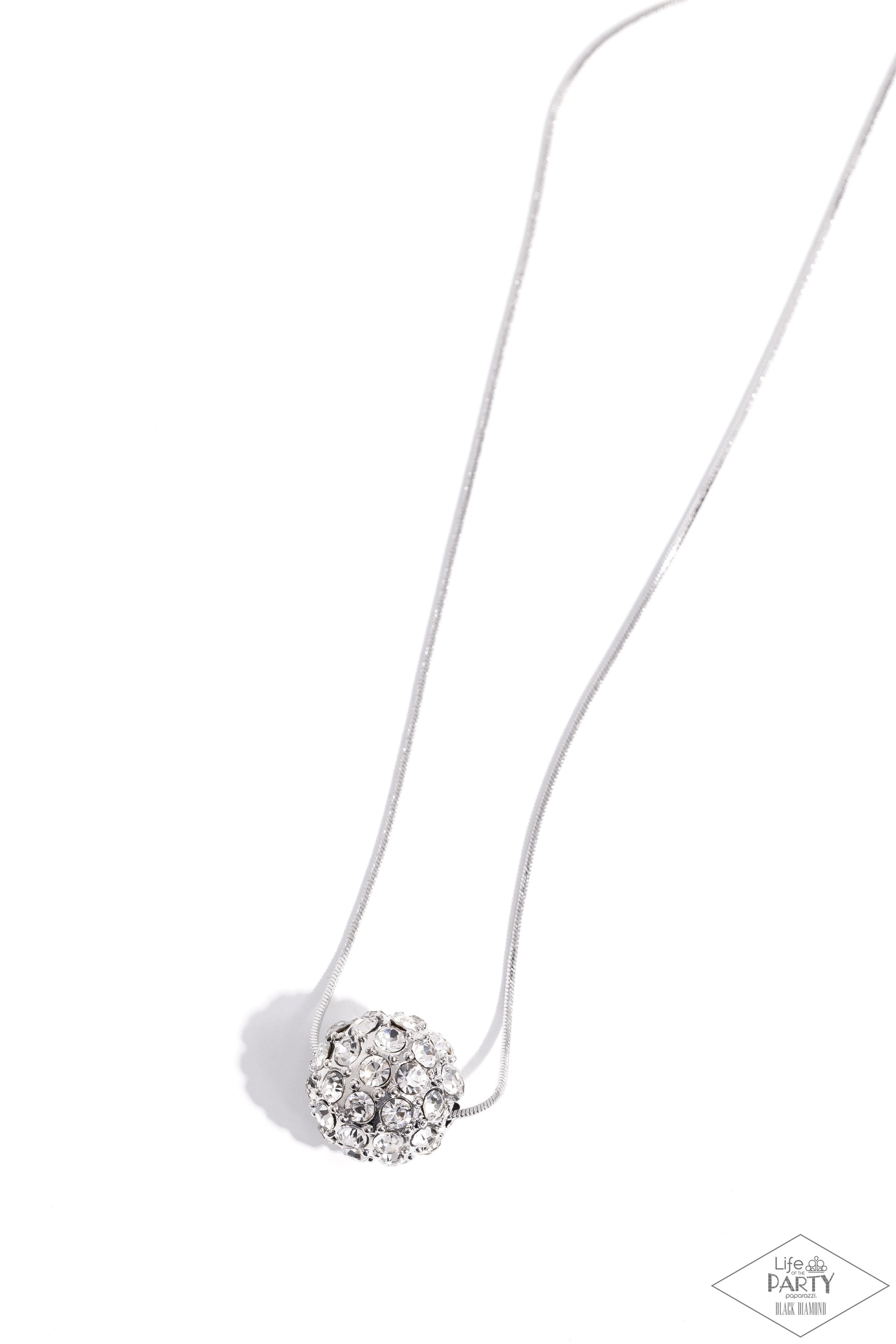 Come Out Of Your BOMBSHELL - white - Paparazzi necklace