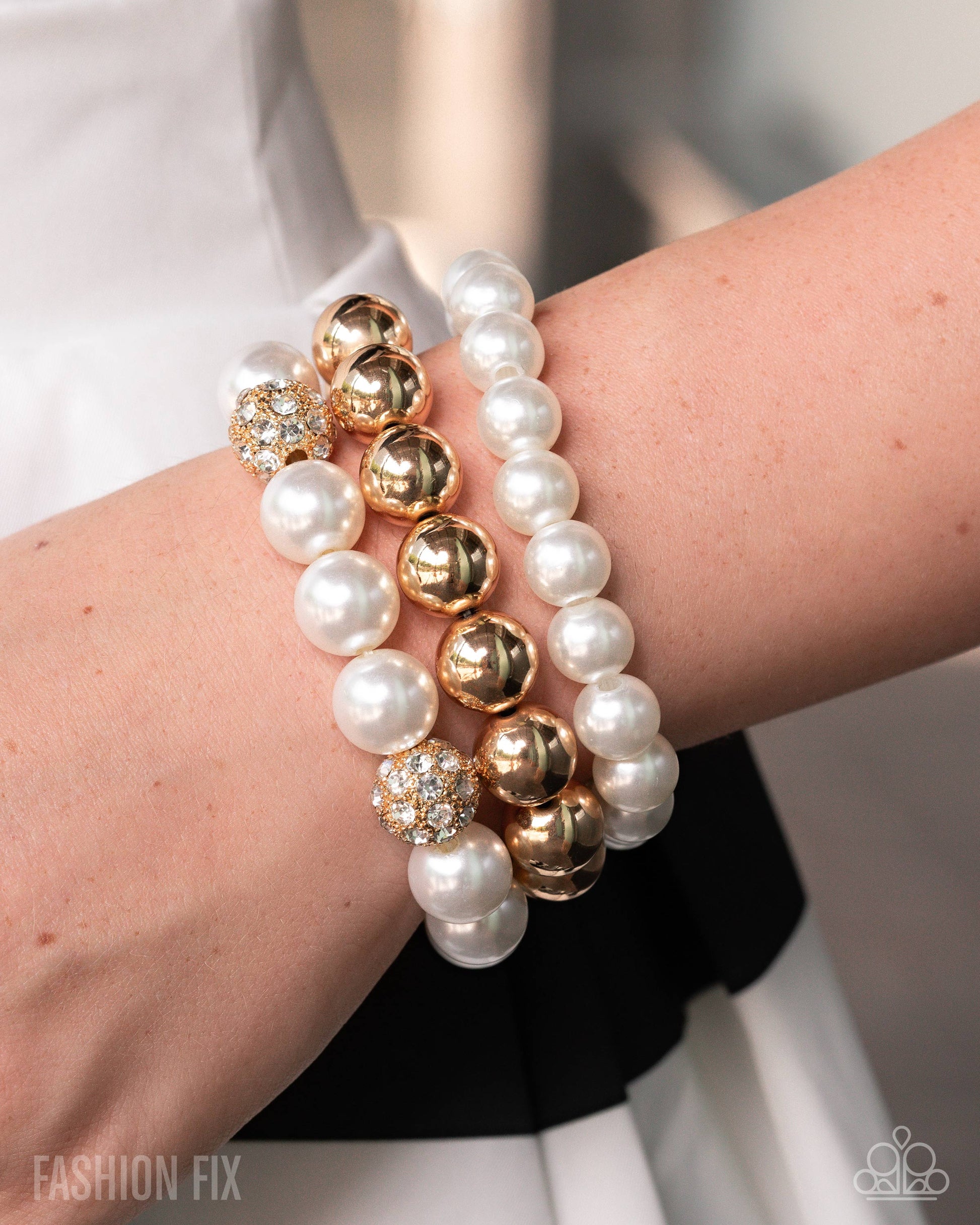 Commanding the Court - gold - Paparazzi bracelet