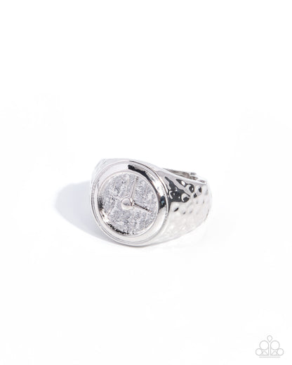 Compelling Clock - silver - Paparazzi ring
