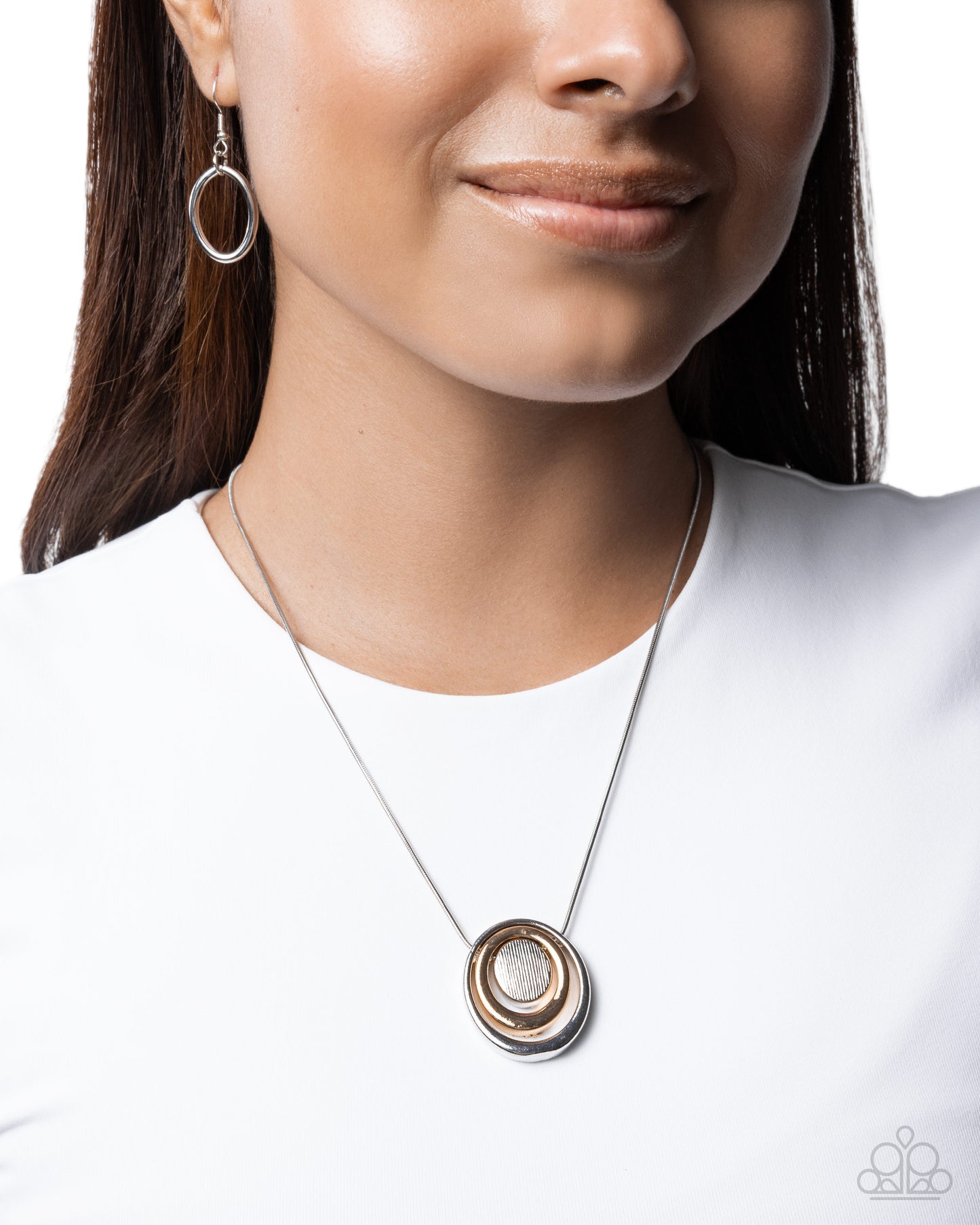 Concentric Candidate - silver - Paparazzi necklace