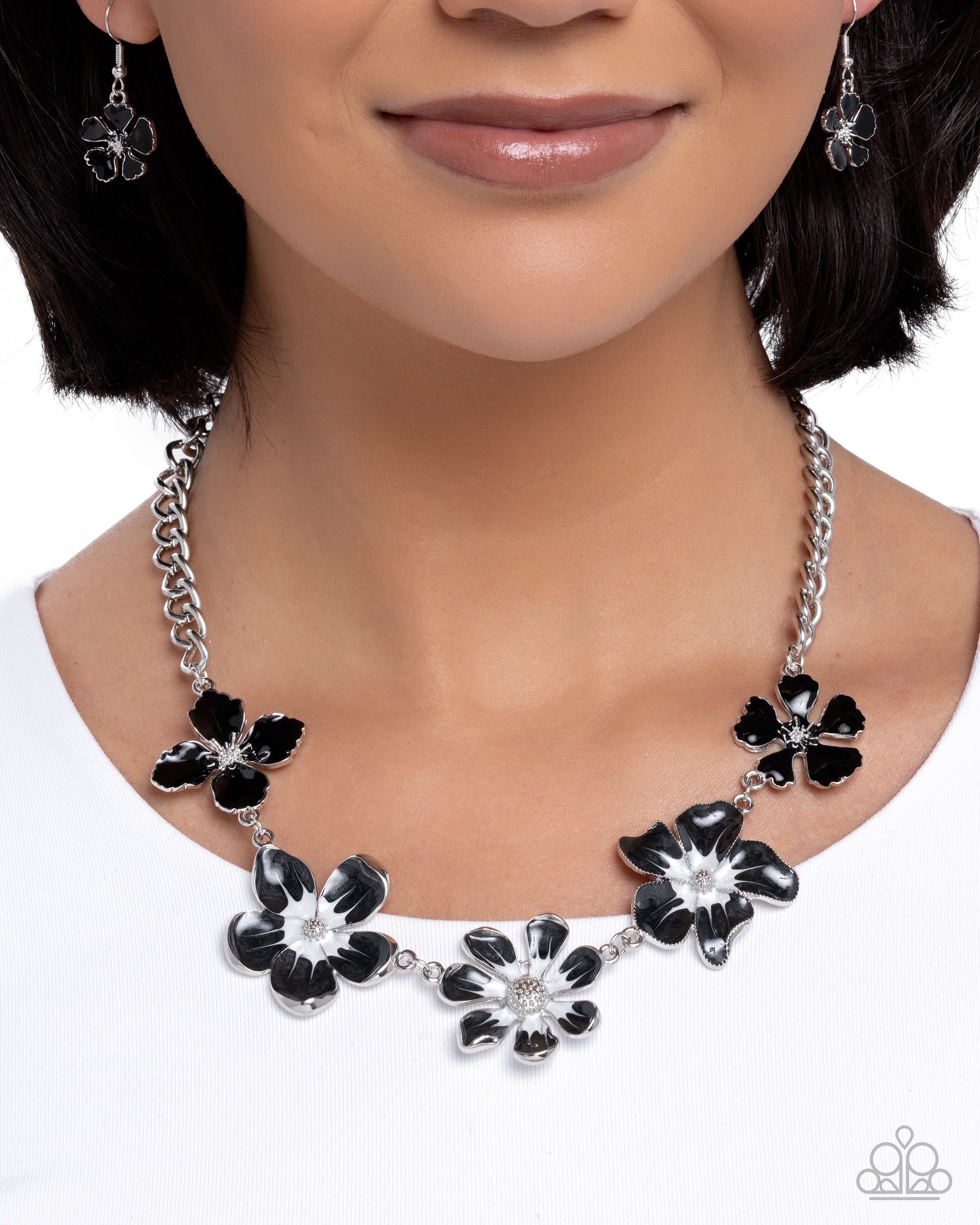 Constant Color - black - Paparazzi necklace