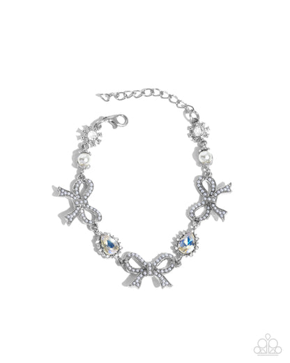 Coquette Caliber - white - Paparazzi bracelet