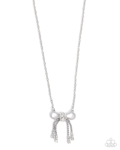 Coquette Celebrity - white - Paparazzi necklace