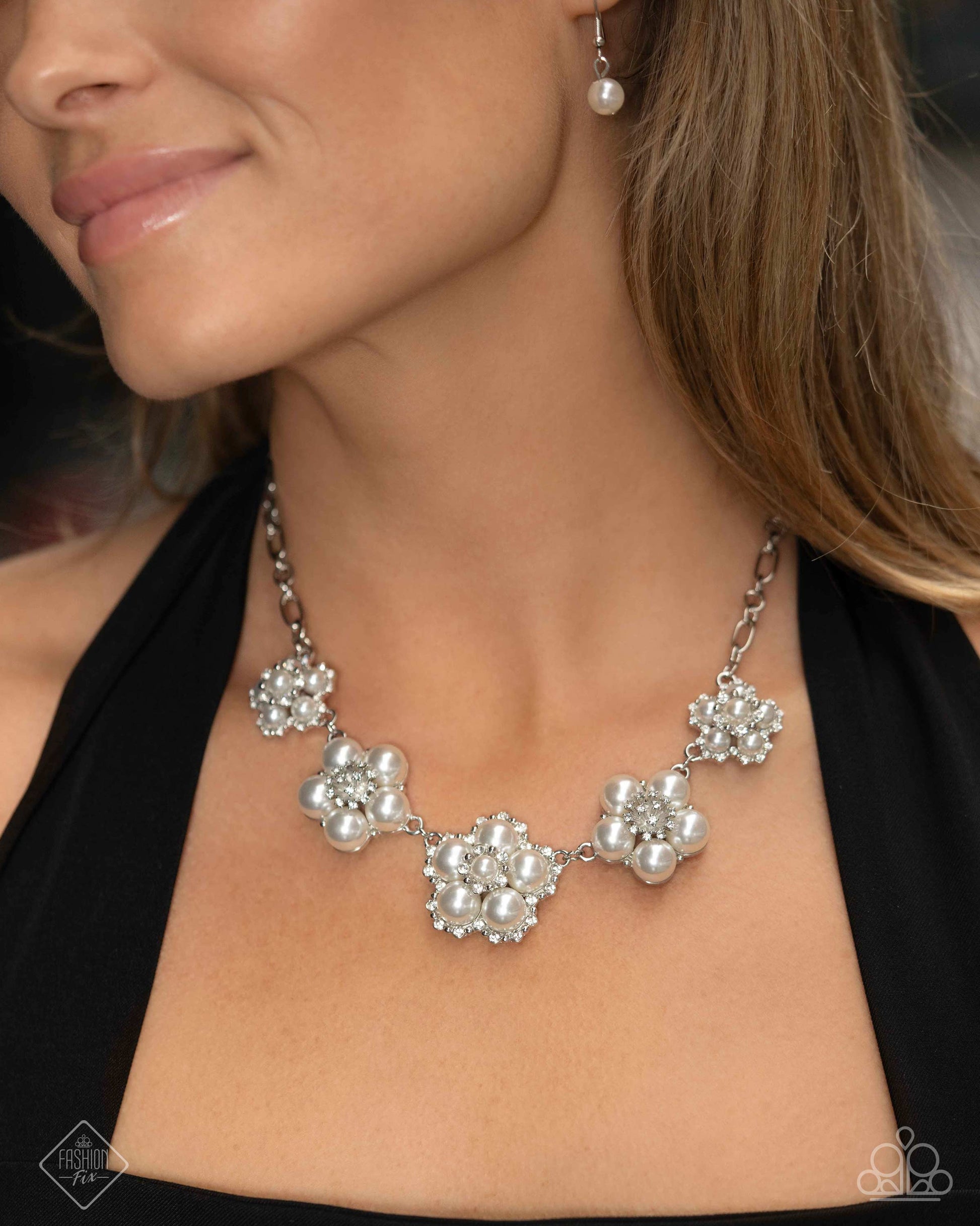 Cordially Chic - white - Paparazzi necklace