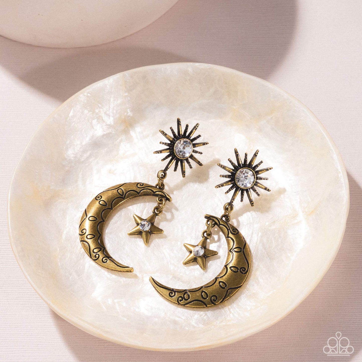 Cosmic Cutie - brass - Paparazzi earrings