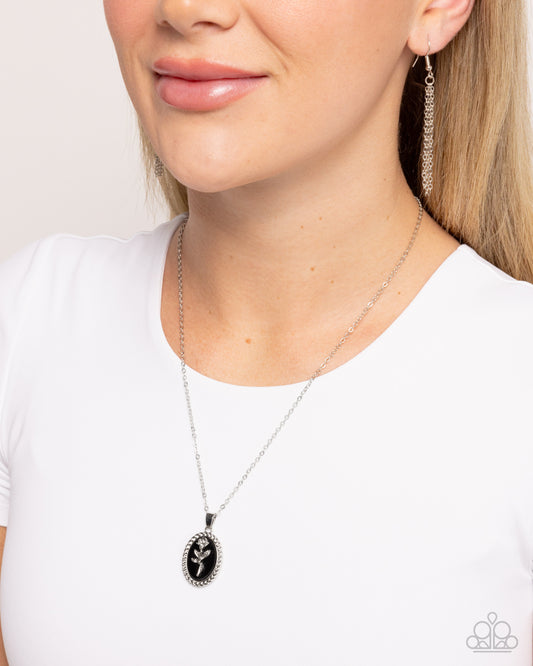 Cottagecore Confidence - black - Paparazzi necklace