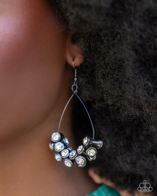 Courageous Chandelier - black - Paparazzi earrings