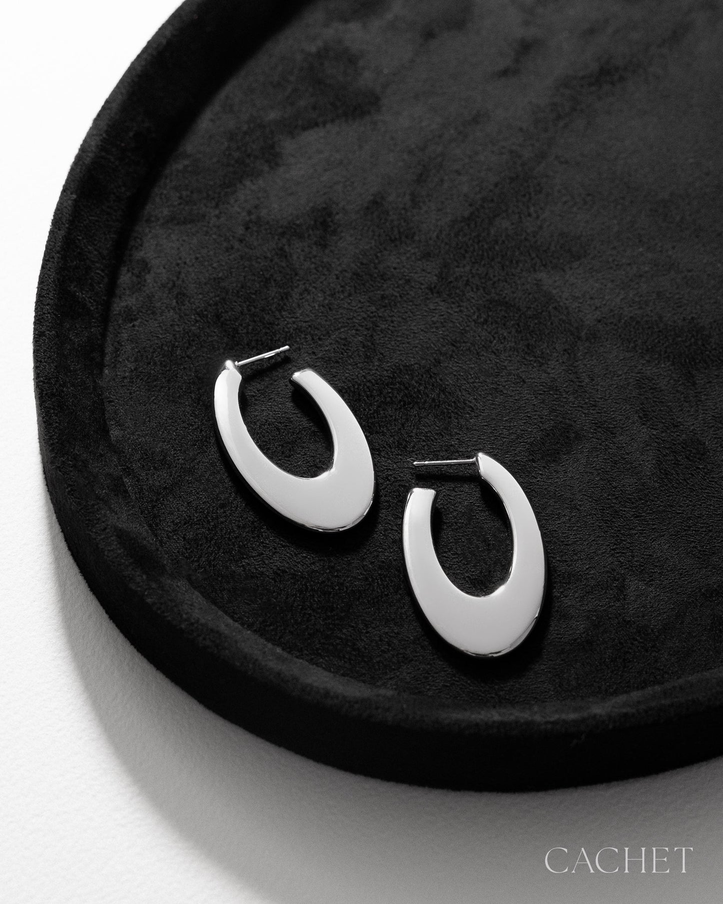 Courbe - Cachet earrings - Cachet by Paparazzi