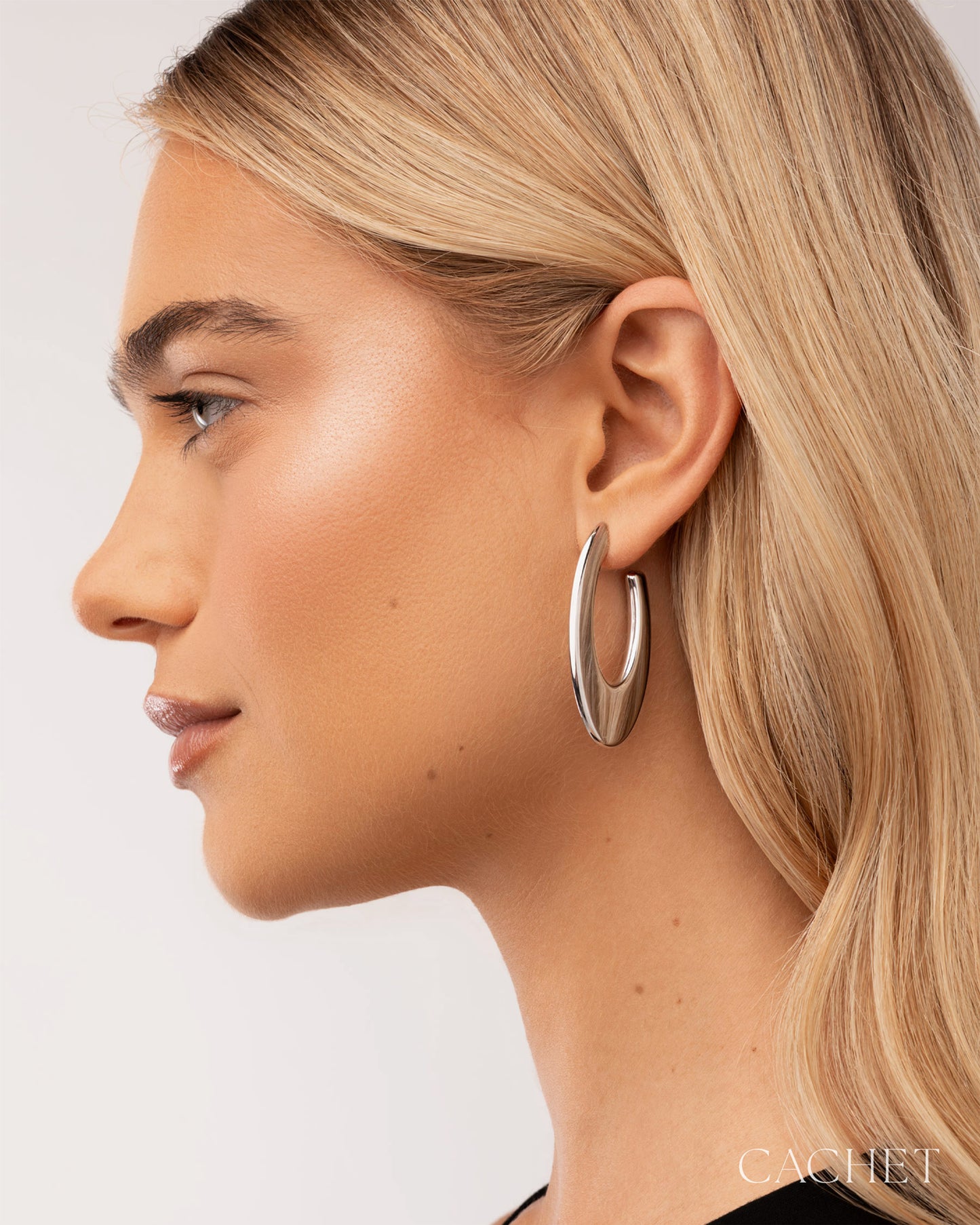 Courbe - Cachet earrings - Cachet by Paparazzi