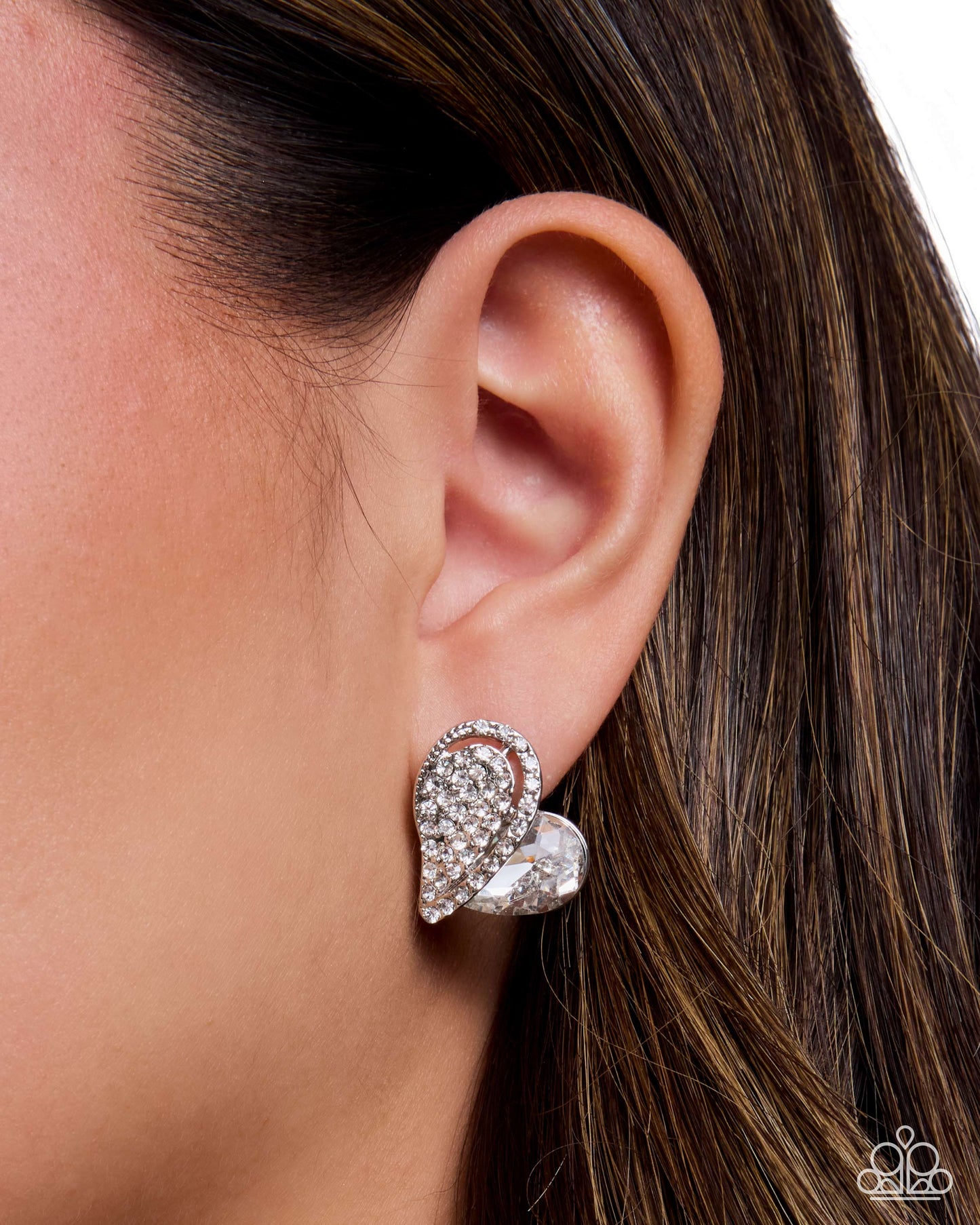 Courting Cadenza - white - Paparazzi earrings