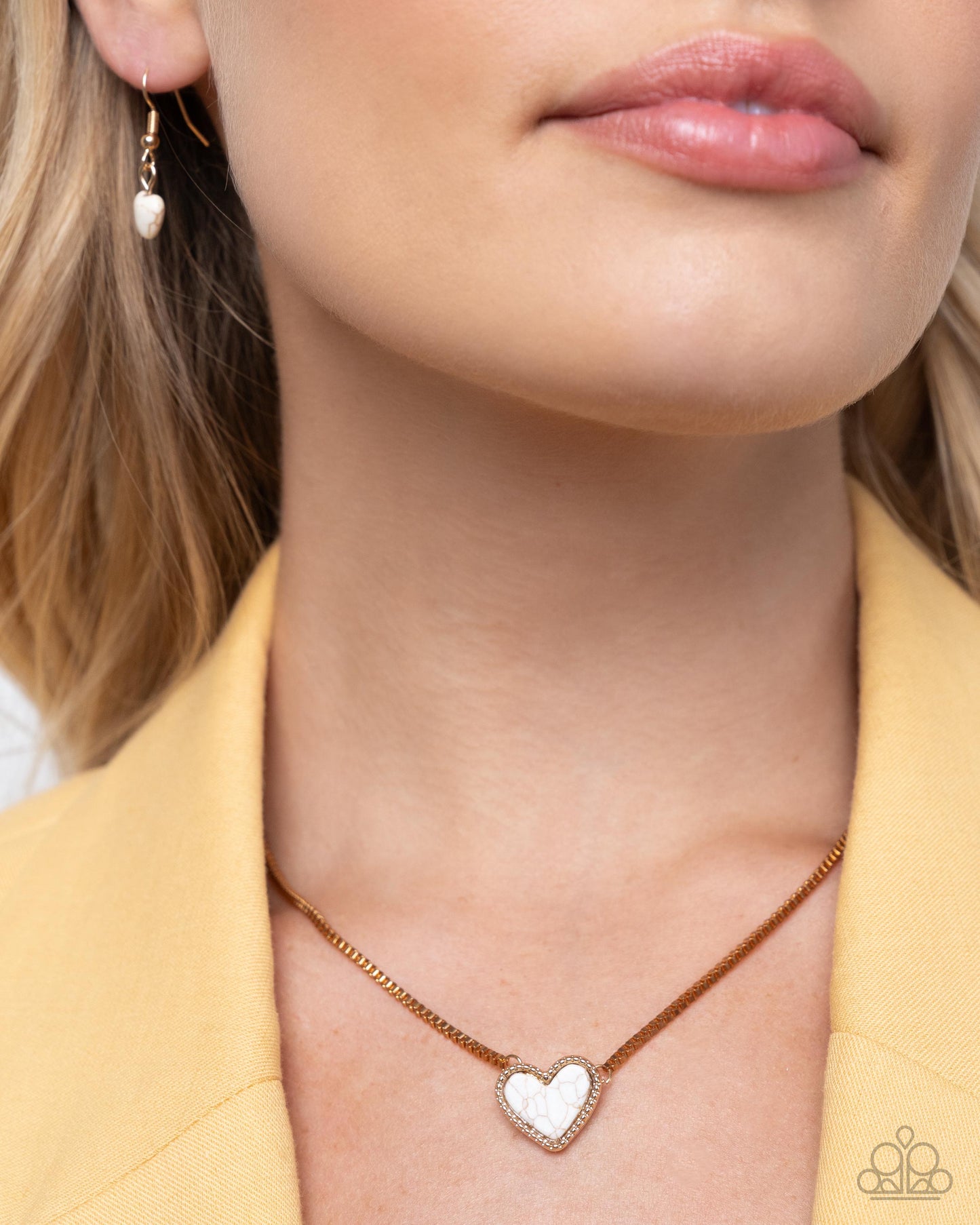 Courting Calypso - gold - Paparazzi necklace