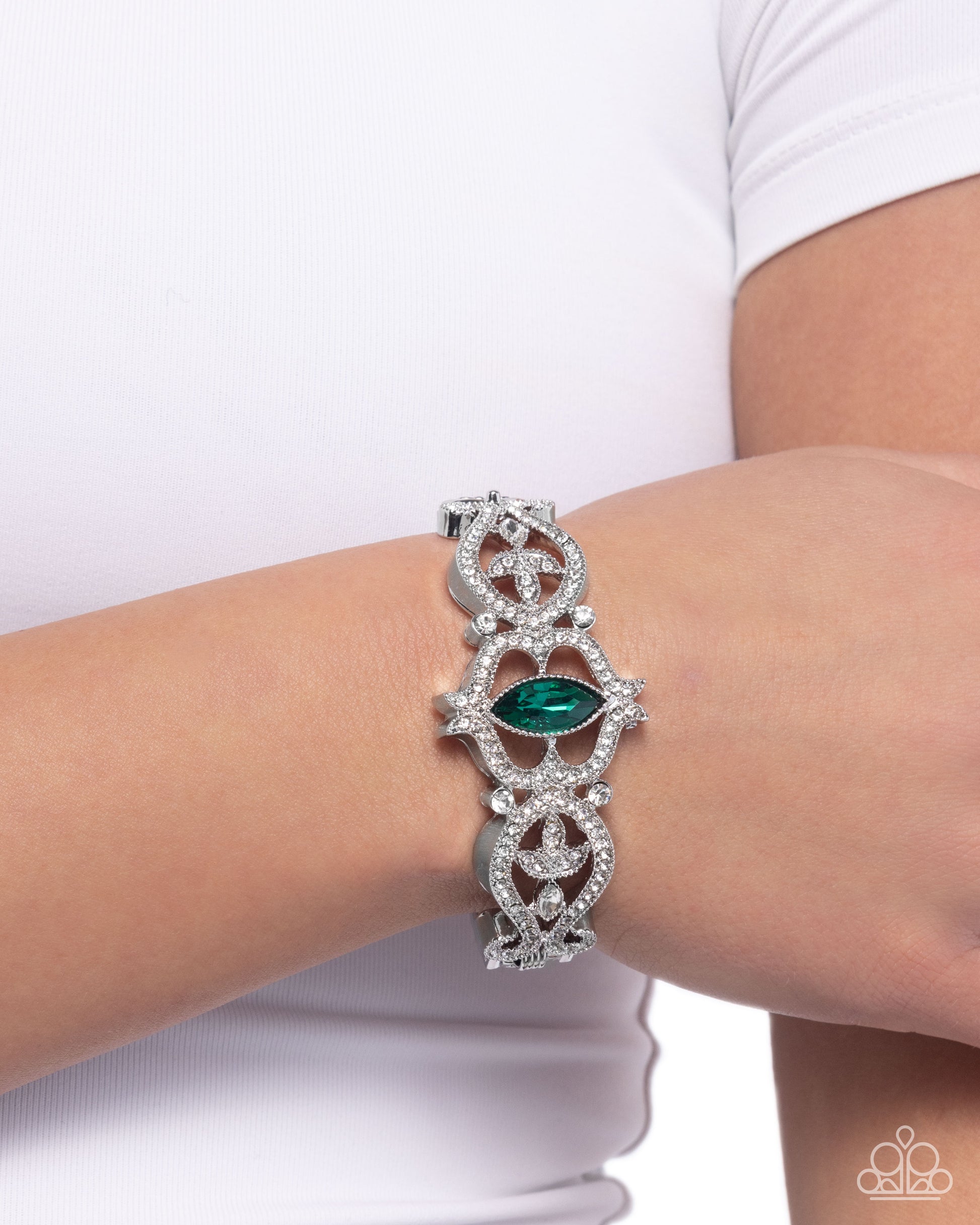 Courtly Coquette - green - Paparazzi bracelet