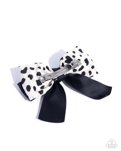 Cow Chic - white - Paparazzi hair clip