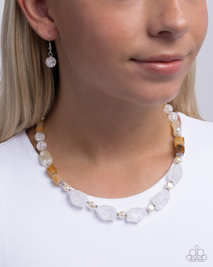 Crackling Chic - white - Paparazzi necklace