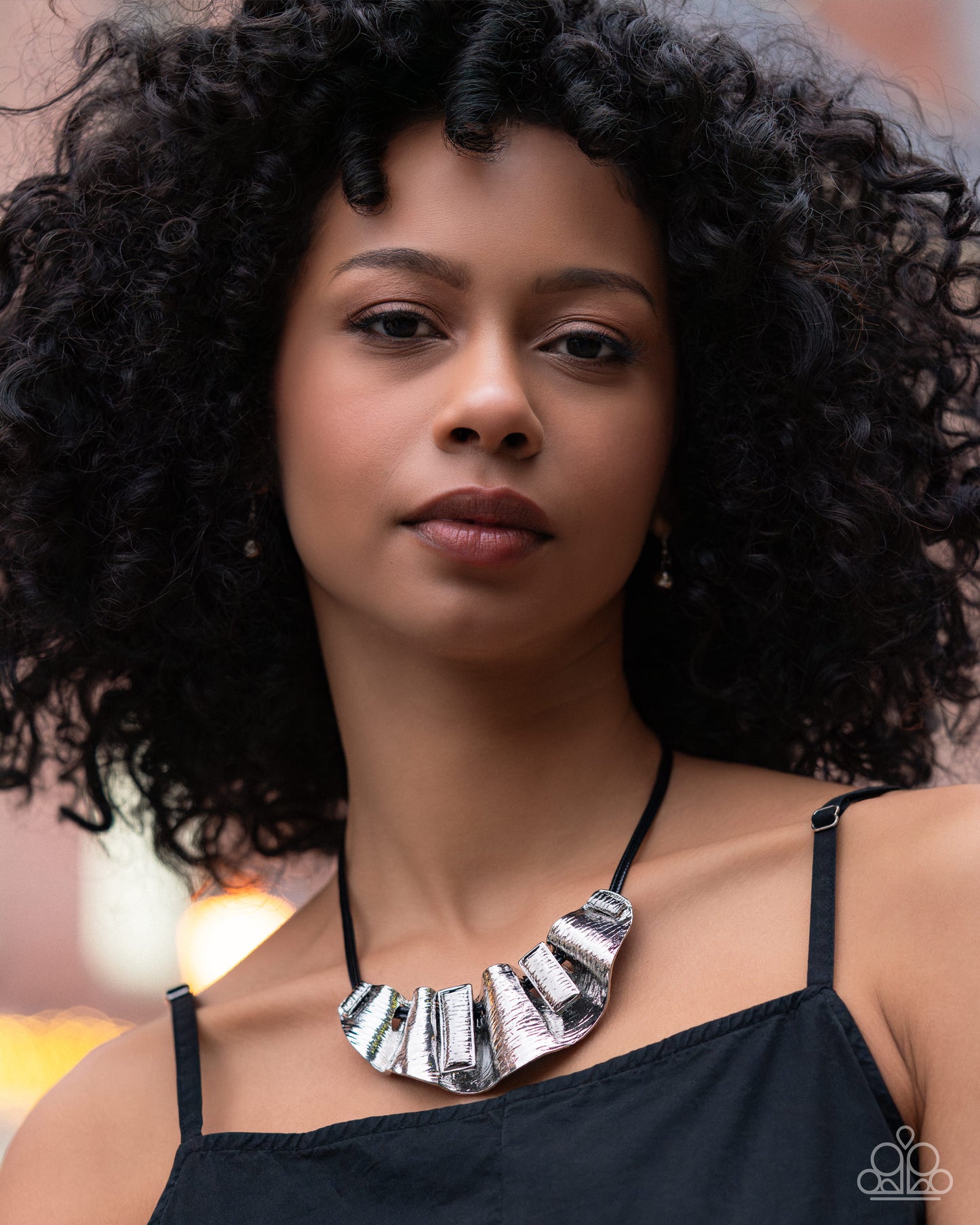 Crimped Caliber - black - Paparazzi necklace