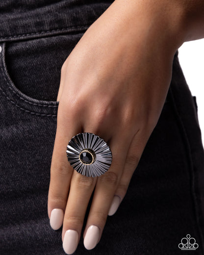 Crimped Can-Can - black - Paparazzi ring