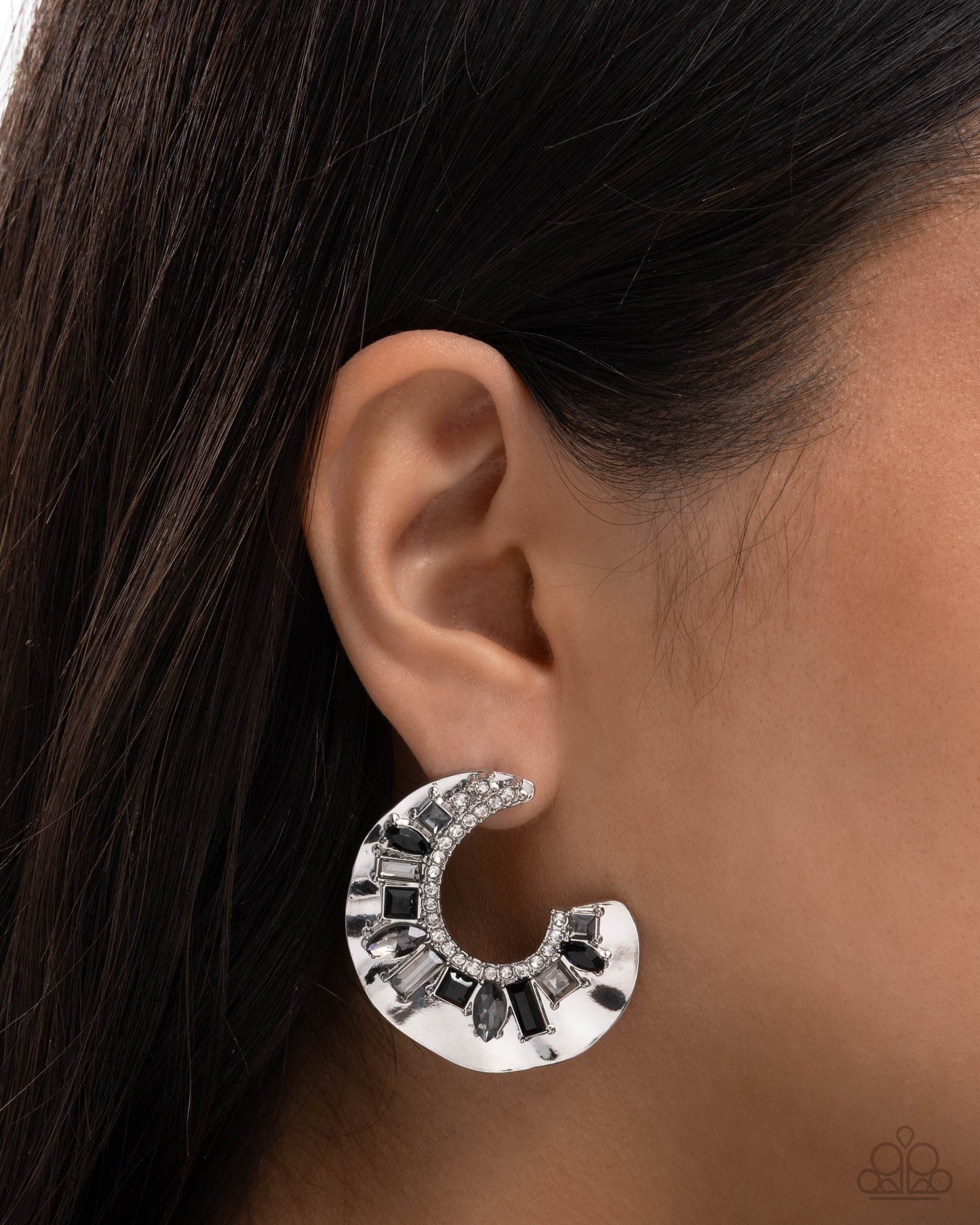 Crimped Color - black - Paparazzi earrings