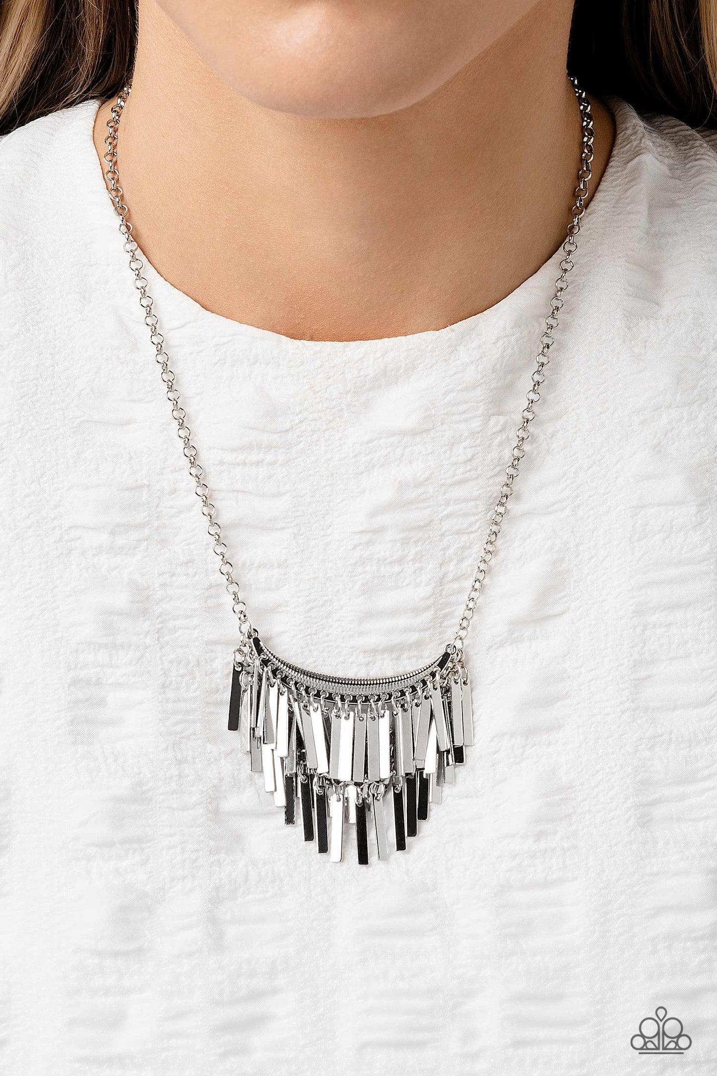 Cue the Chandelier - silver - Paparazzi necklace
