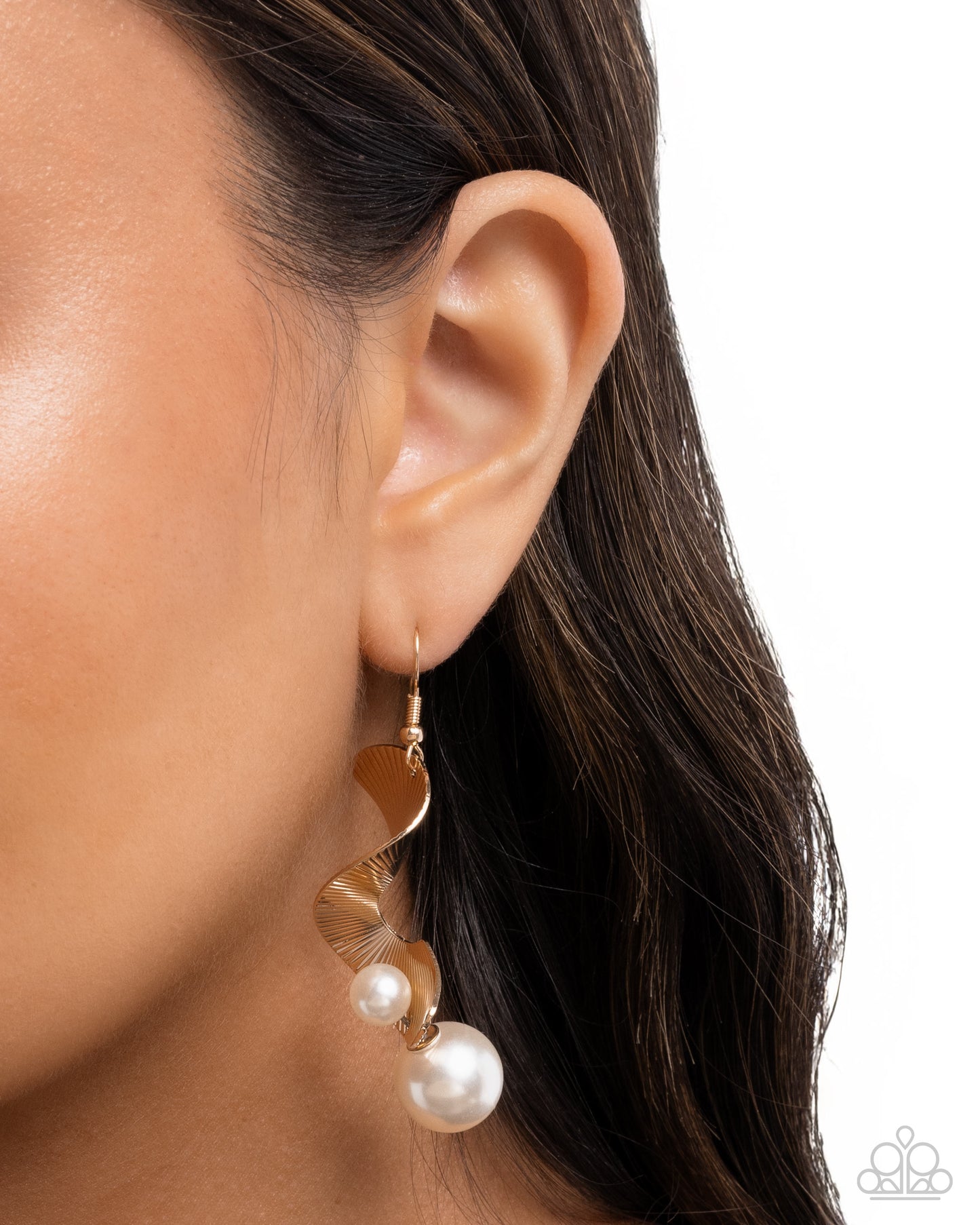 Curator Chic - gold - Paparazzi earrings