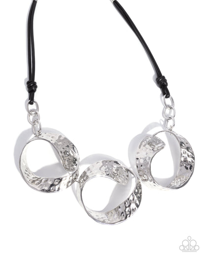 Curly Cabaret - black - Paparazzi necklace