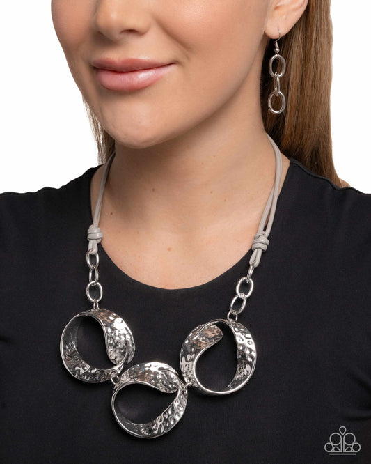 Curly Cabaret - silver - Paparazzi necklace