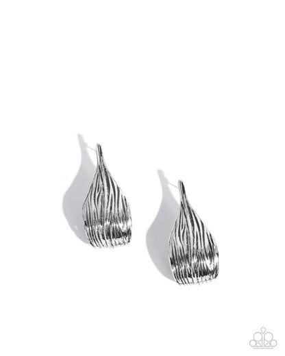 Curly Comfort - silver - Paparazzi earrings