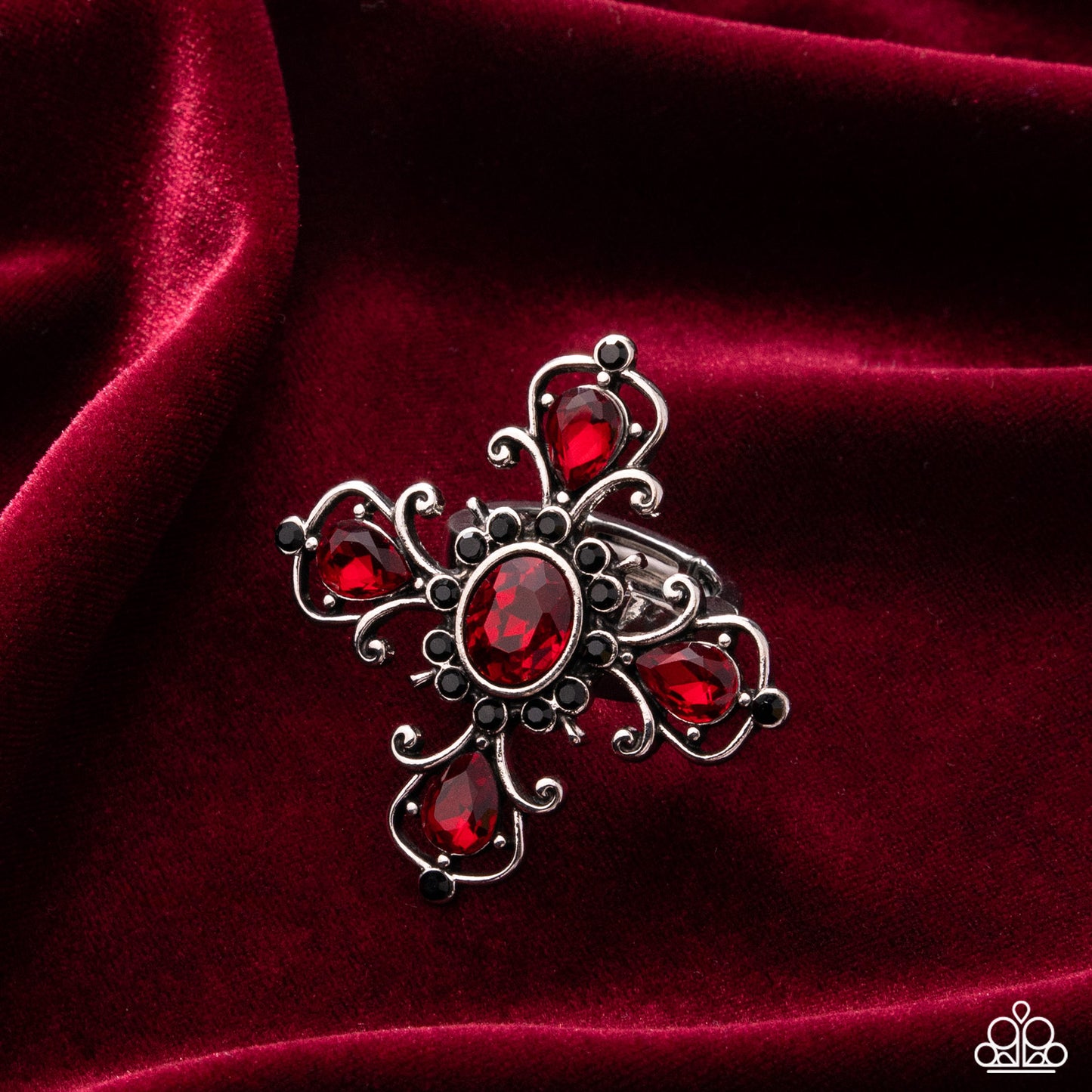 Curly Cross - red - Paparazzi ring